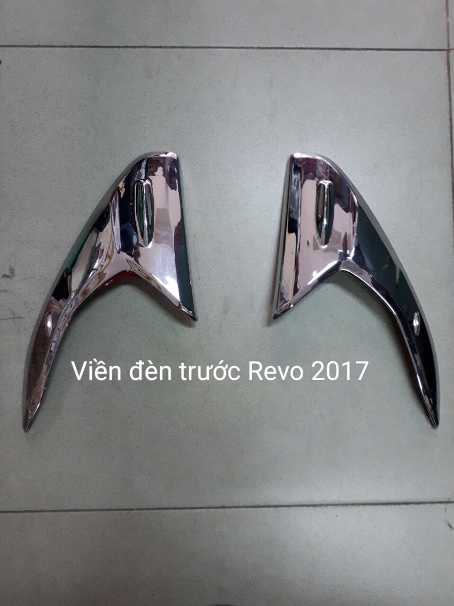 Viền đèn trước xe Hilux Revo - Đồ chơi lắp đặt thêm cho Hilux Revo